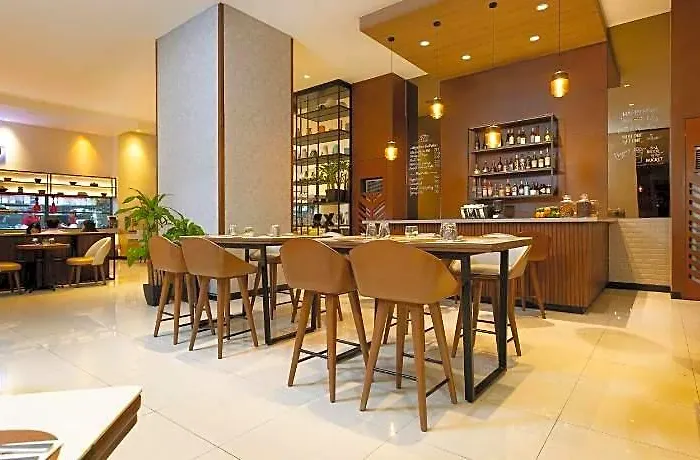 Summit Greenhills 호텔