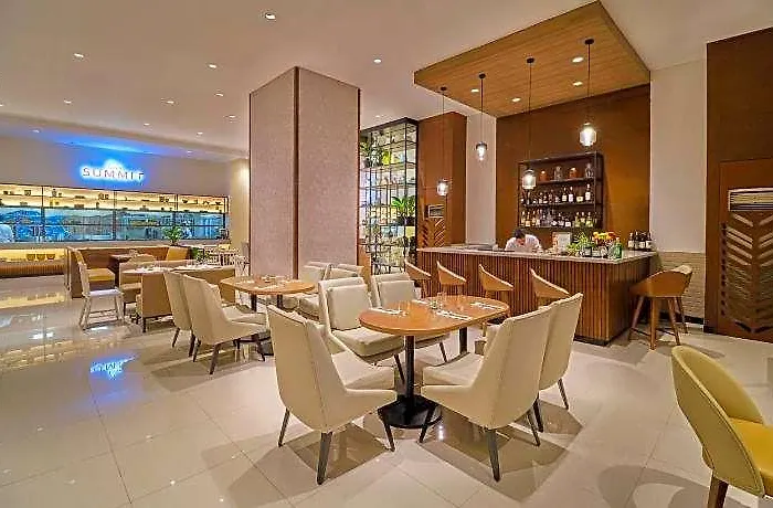 Summit Greenhills 호텔