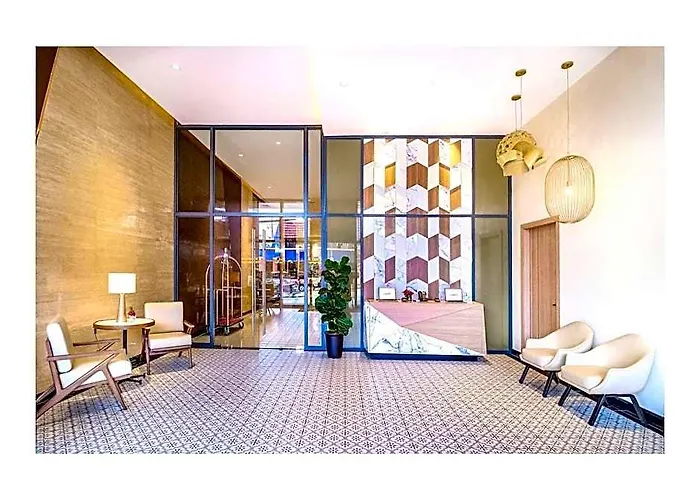 Summit Greenhills 3*