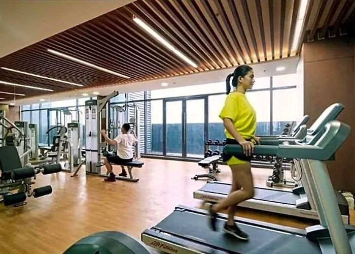 호텔 Summit Greenhills 3*