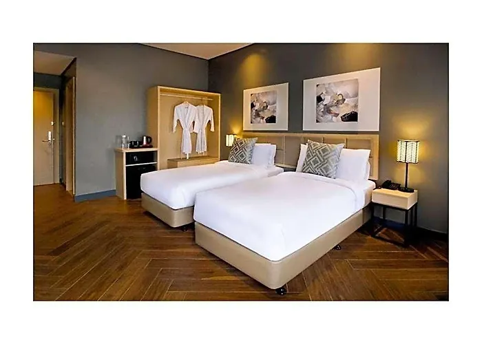 Summit Greenhills 호텔 3*