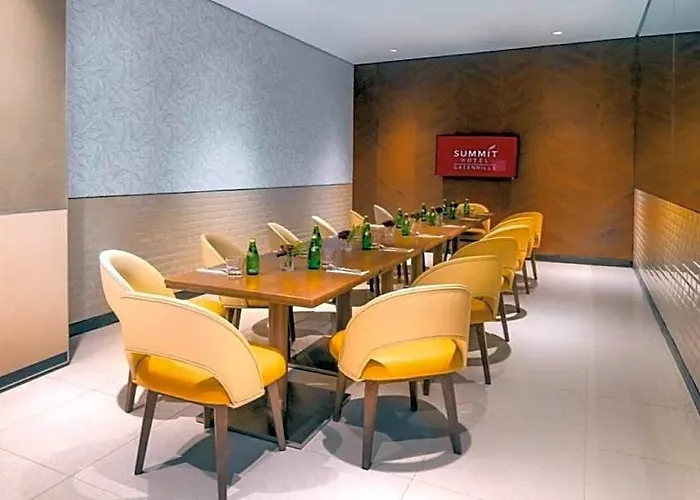 Summit Greenhills 호텔 3*